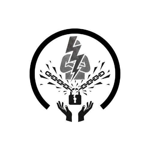 Ein symbolisches Icon in Schwarz-Weiß, das Befreiung von Trauma darstellt. Eine Silhouette einer angespannten Person wird von einer zerspringenden Kette befreit, die ein Vorhängeschloss einschloss. Die brechenden Kettenglieder und die Funken symbolisieren die Loslösung von Fesseln und emotionaler Gebundenheit. Unter dem Geschehen halten zwei Hände die Szene unterstützend. Das Bild steht für den Prozess des Sich-Lösens von den Folgen von Missbrauch oder Trauma.